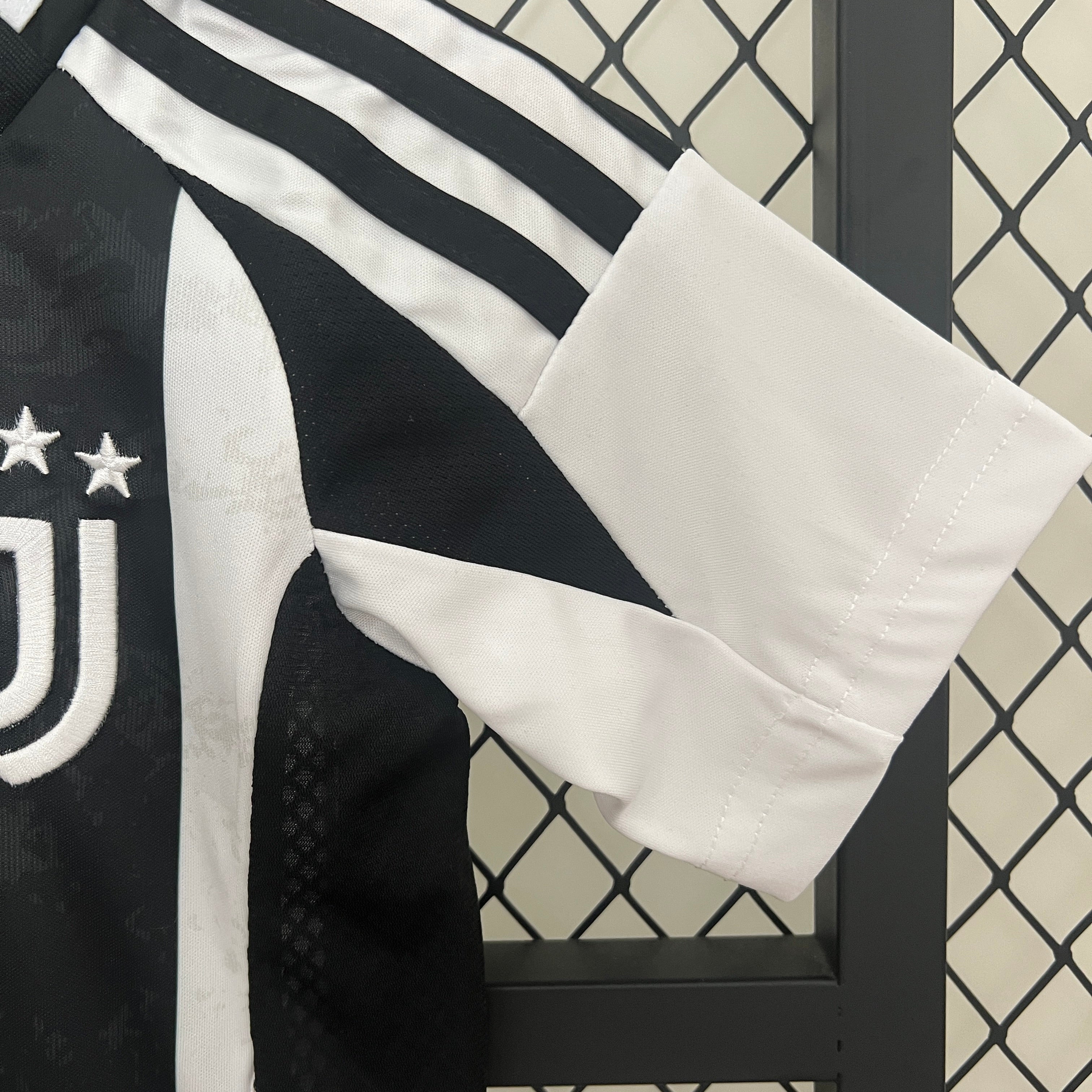 24/25 Juventus Kids Jersey - Home
