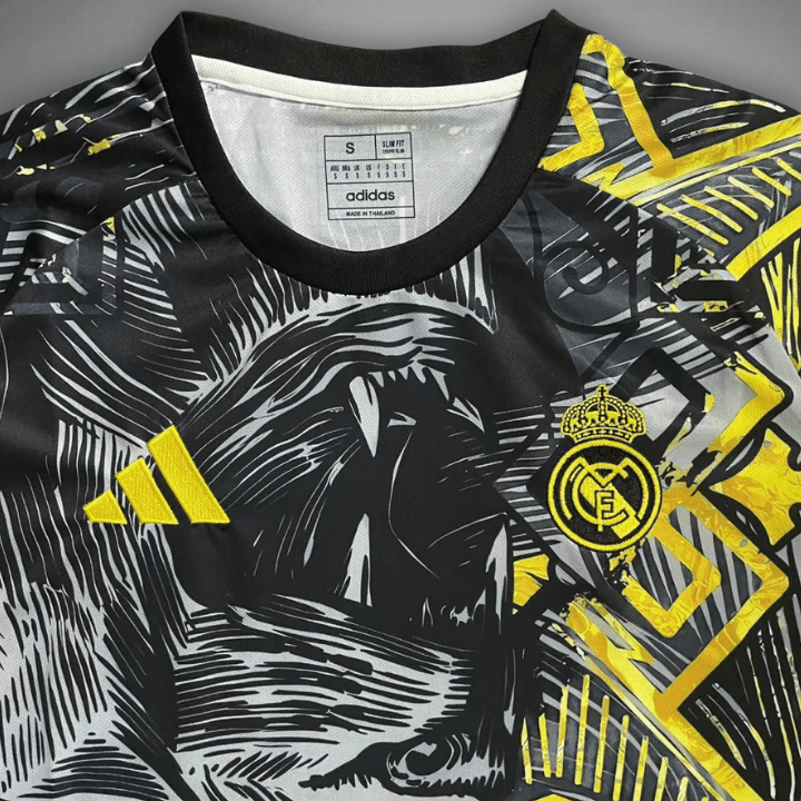 2025 Real Madrid Versace Shirt