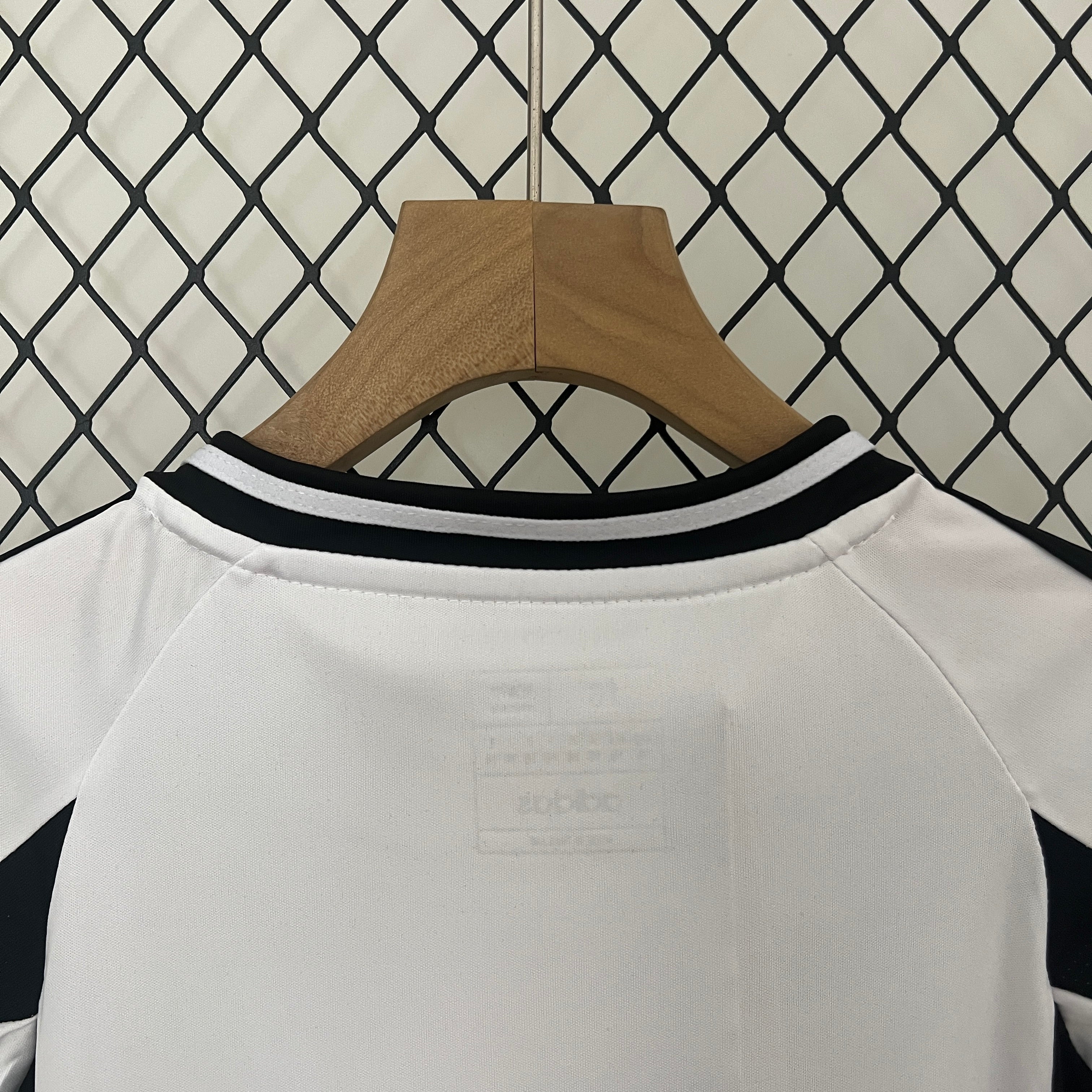 24/25 Juventus Kinder Shirt - Thuis