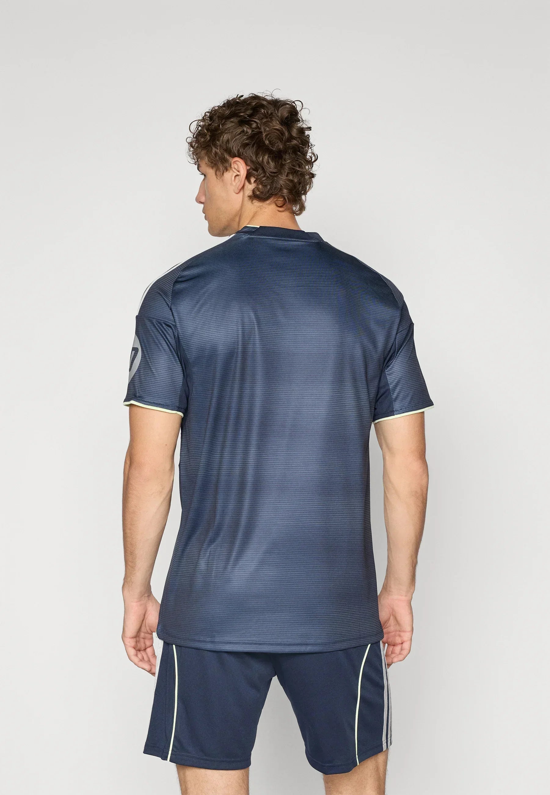 25/26 Real Madrid Shirt - Uitwedstrijd