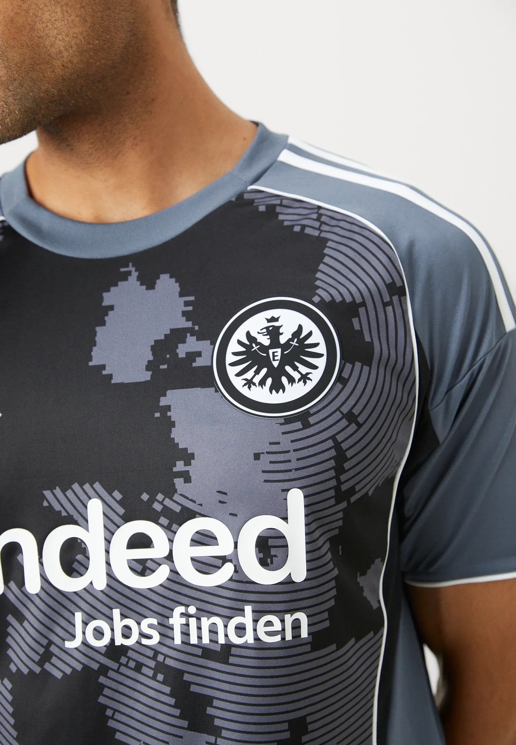 25/26 Eintracht Frankfurt Shirt - Derde