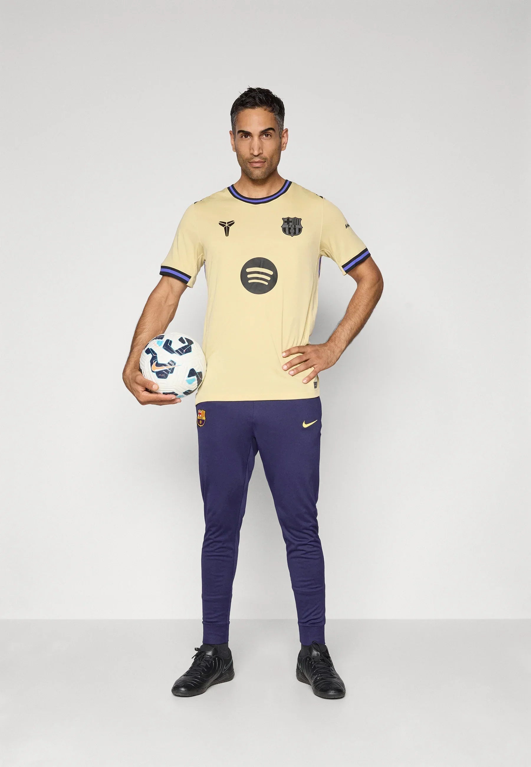 25/26 FC Barcelona Shirt - Uit - Kobe Bryant Editie