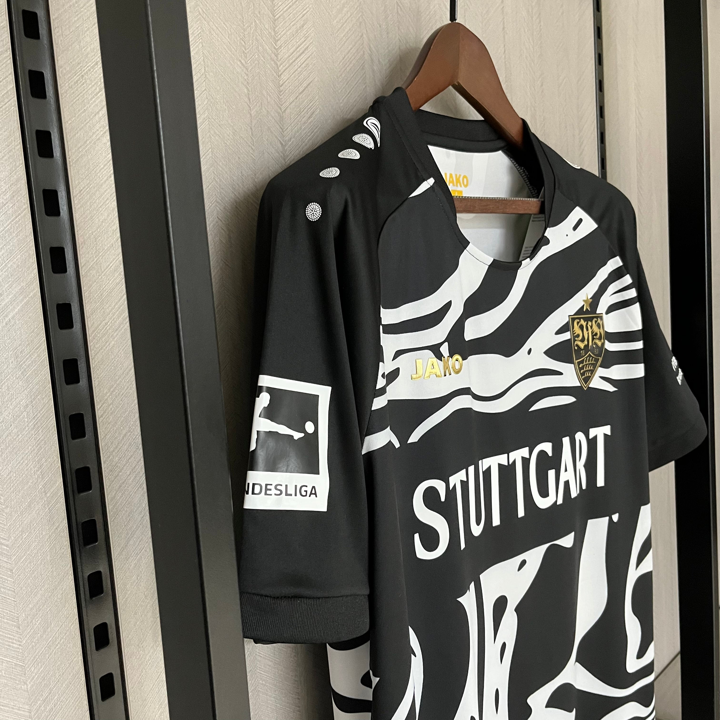 Maillot noir édition spéciale Stuttgart 2023-2024