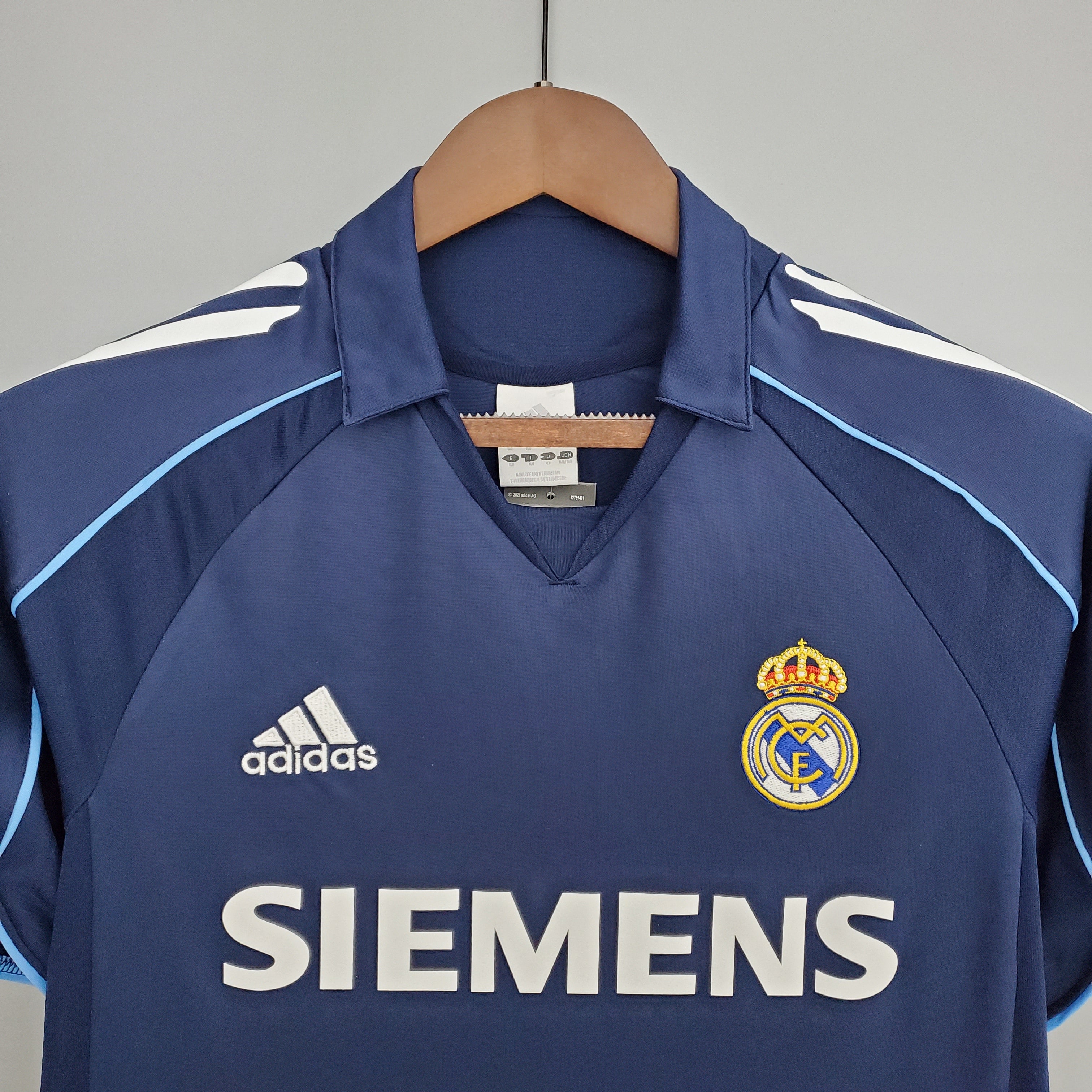 2005-2006 Real Madrid Away Blue Retro Shirt