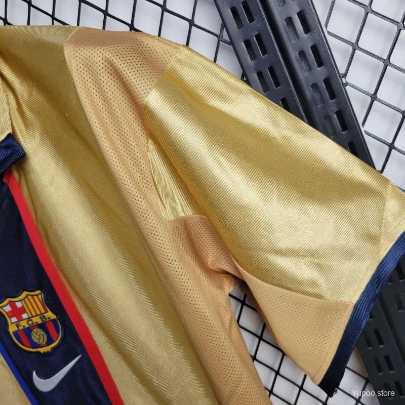 2001-2002 Barcelona Uit Retro Shirt Goud