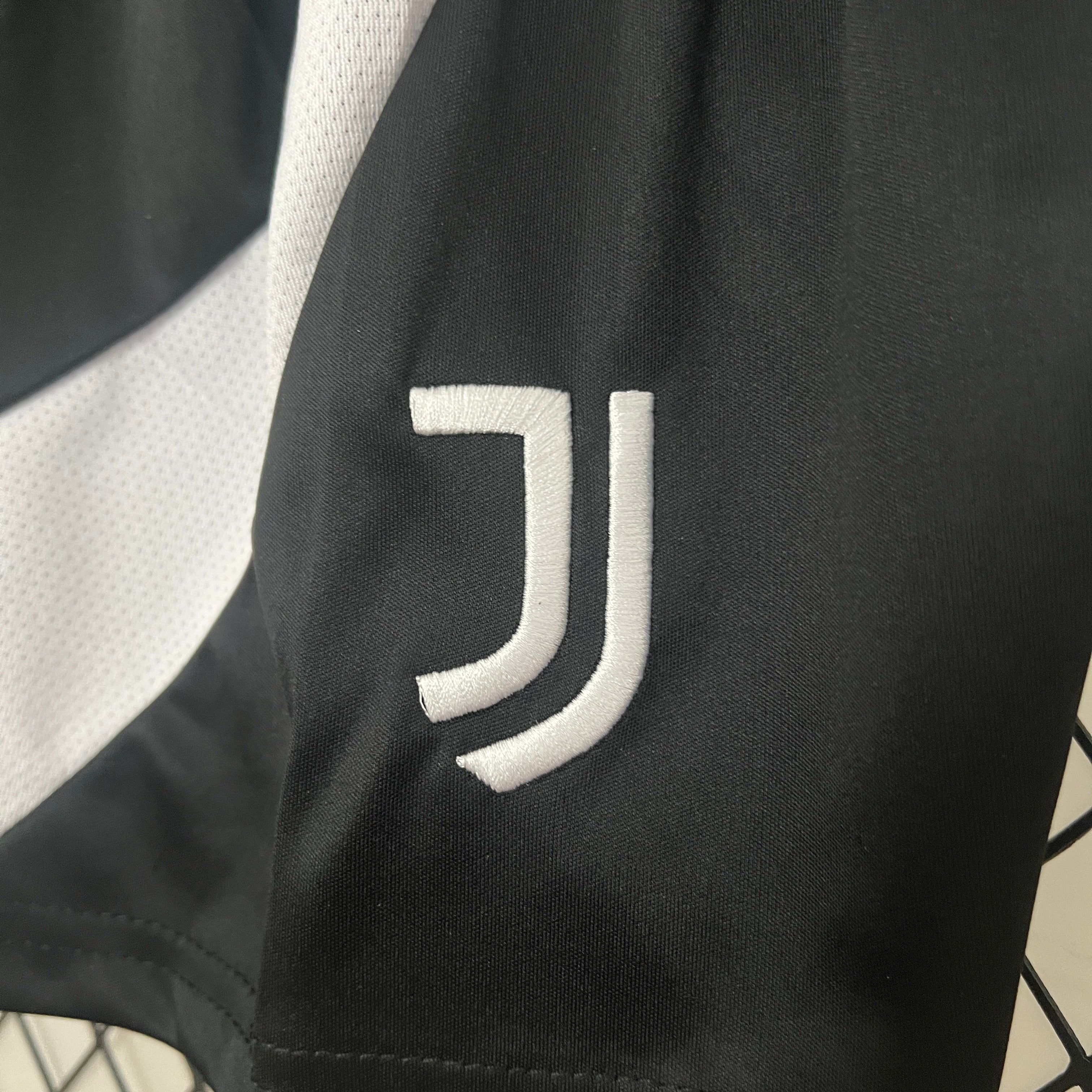 24/25 Juventus Kinder Shirt - Thuis
