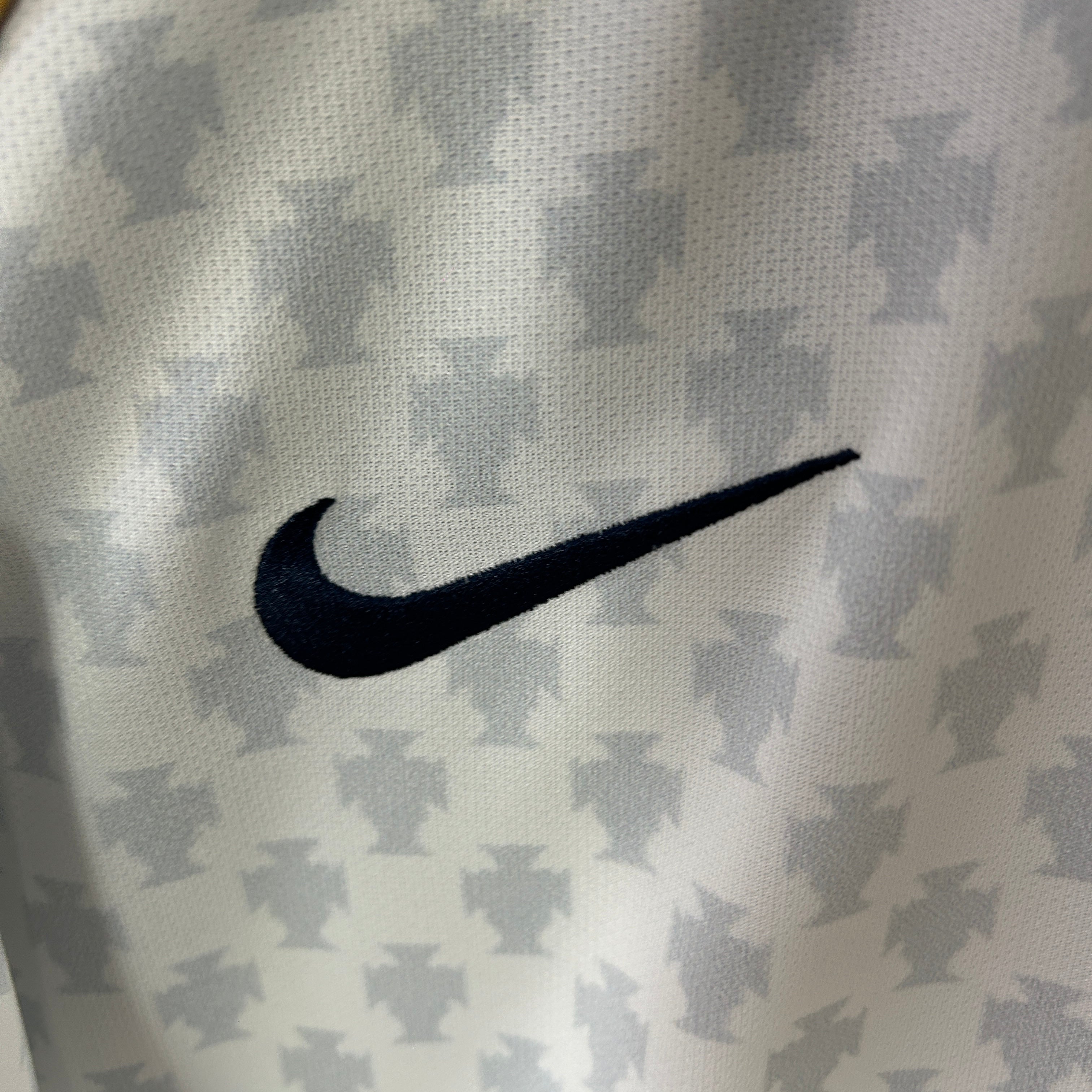 2004 Portugal Away Jersey