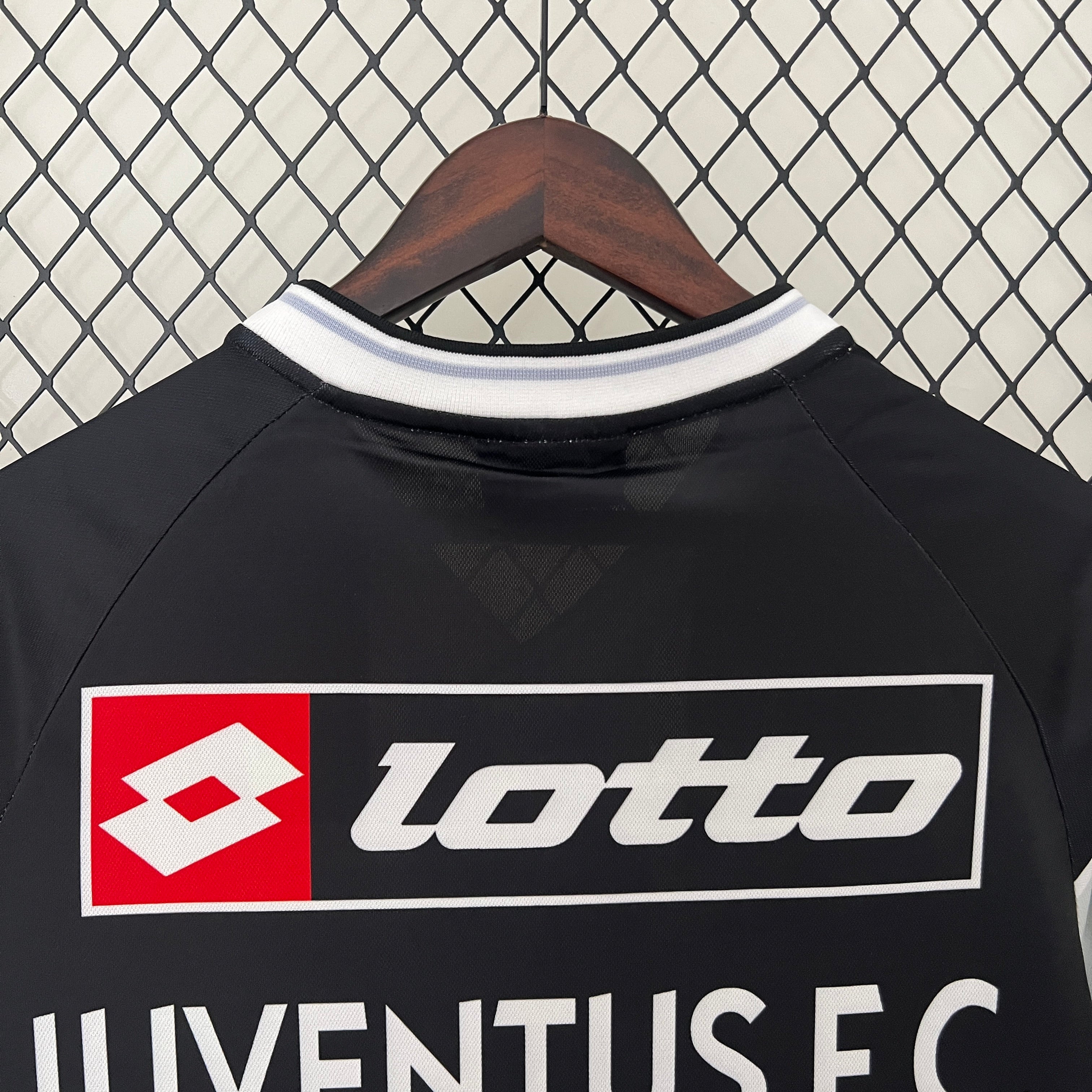 1998/1999 Juventus Third Jersey
