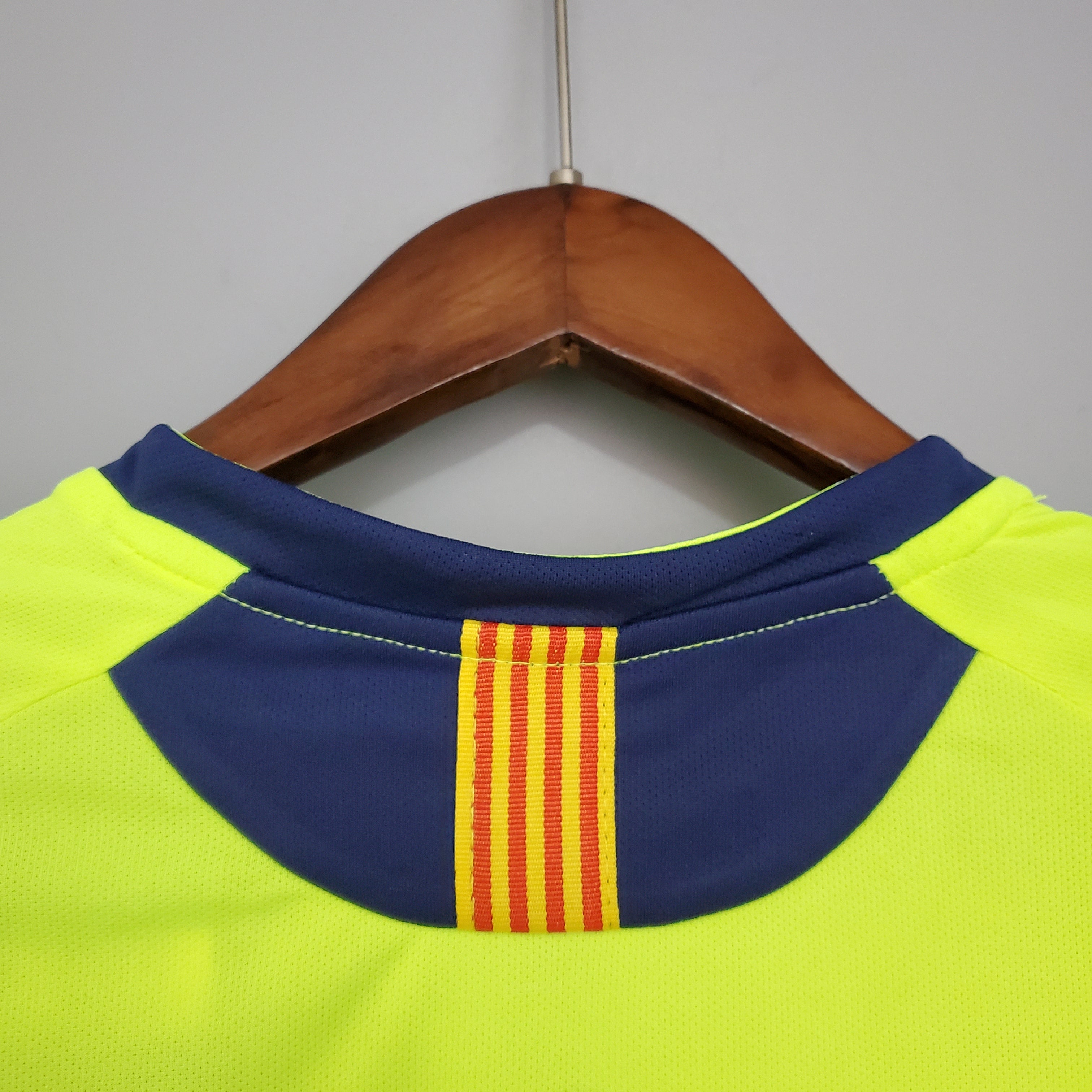 2005/2006 Barcelona Away Jersey