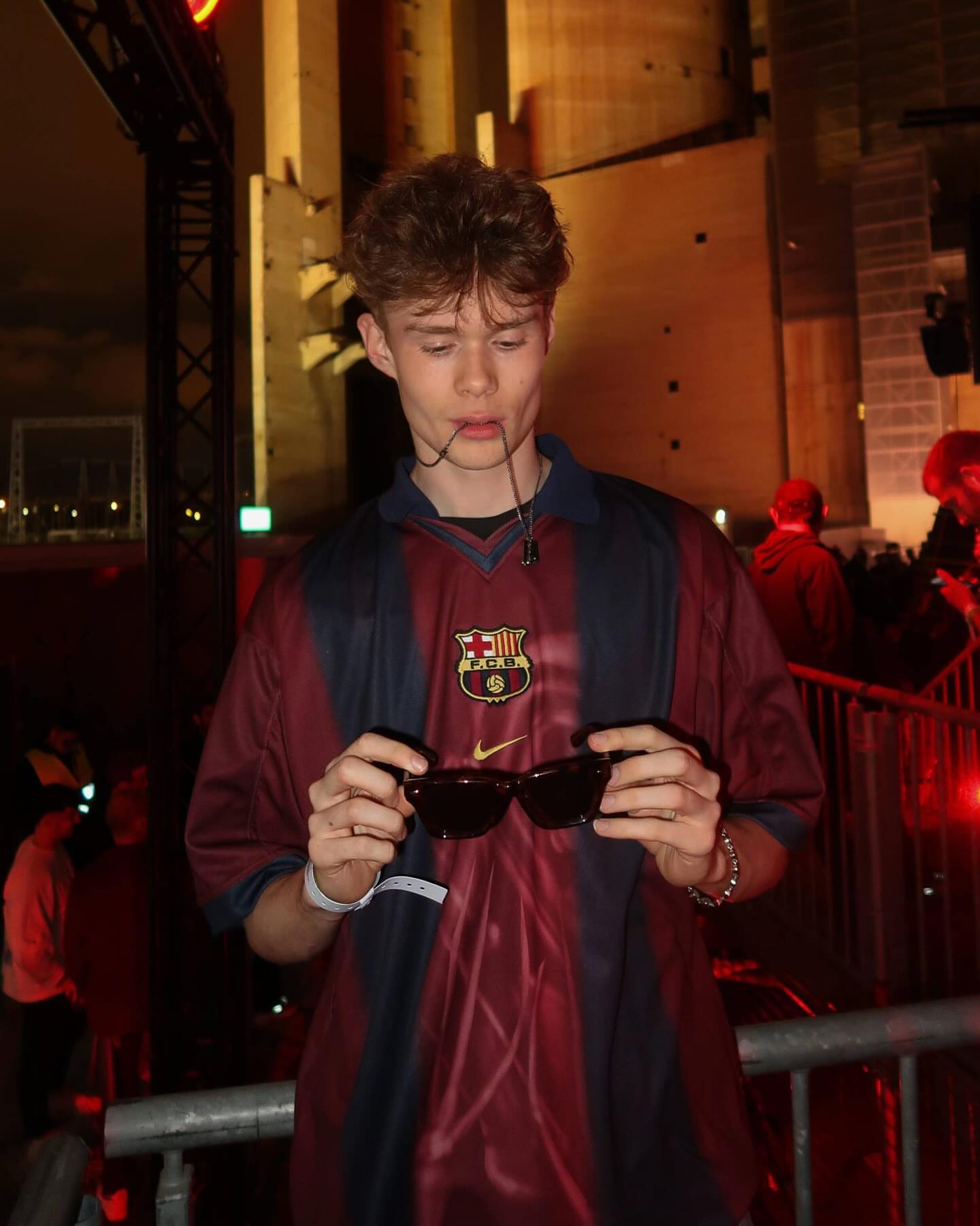 Maillot rétro FC Barcelone x Travis Scott 2001/02 - Édition limitée