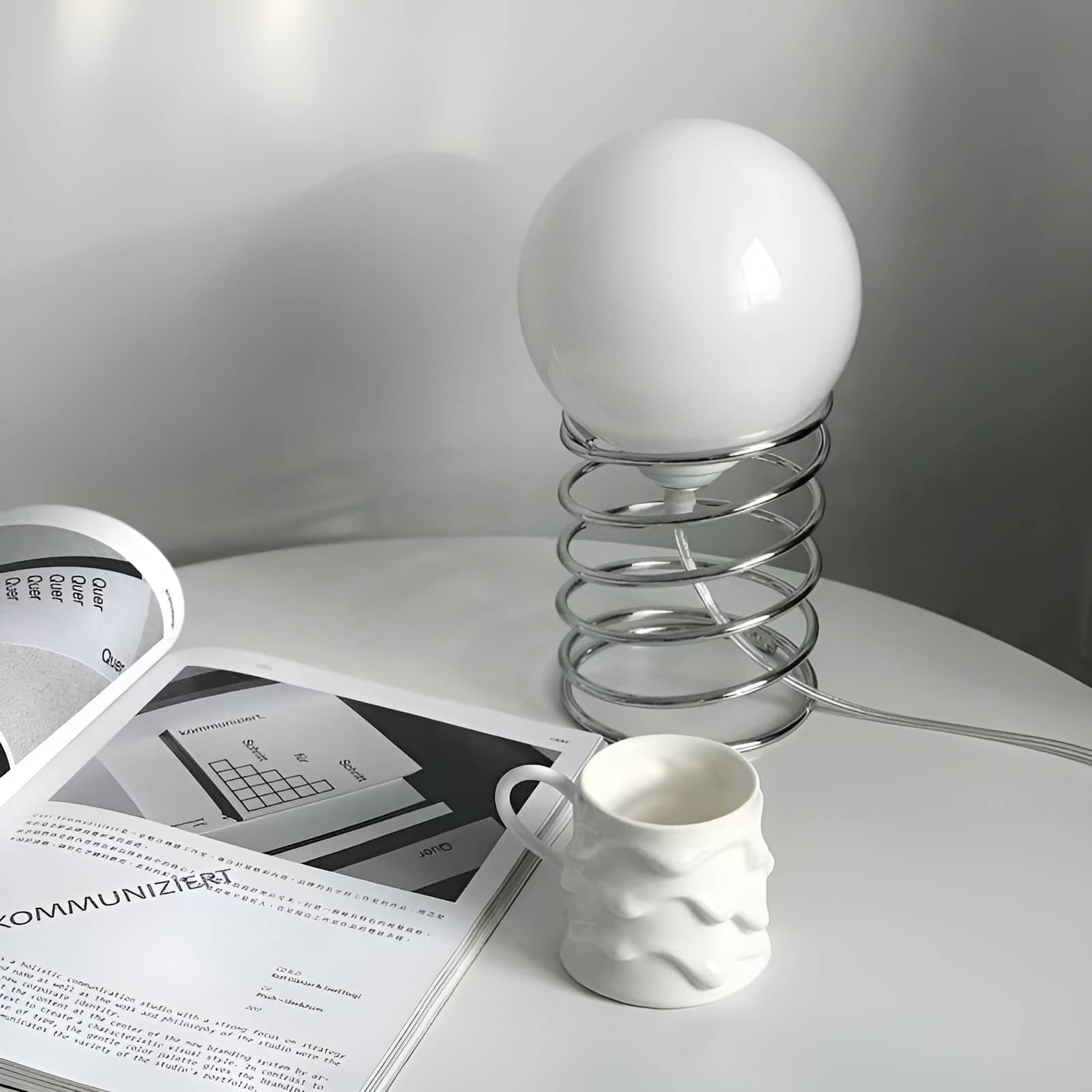 Bauhaus Chrom Spiralkugel Tischlampe