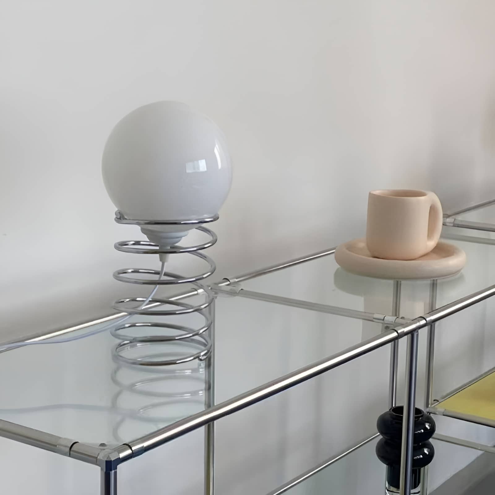 Lampada da tavolo a sfera a spirale cromata Bauhaus