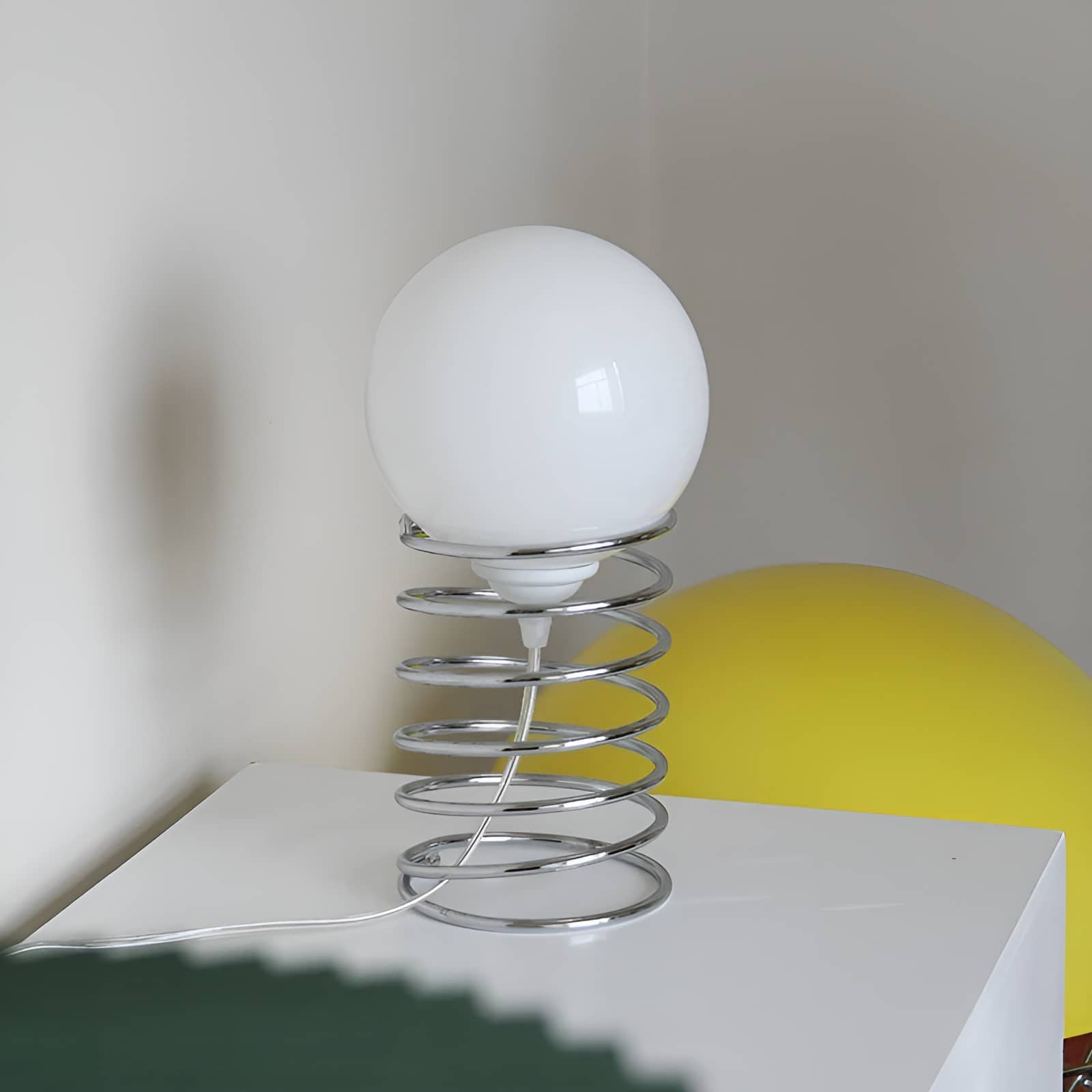 Lampada da tavolo a sfera a spirale cromata Bauhaus