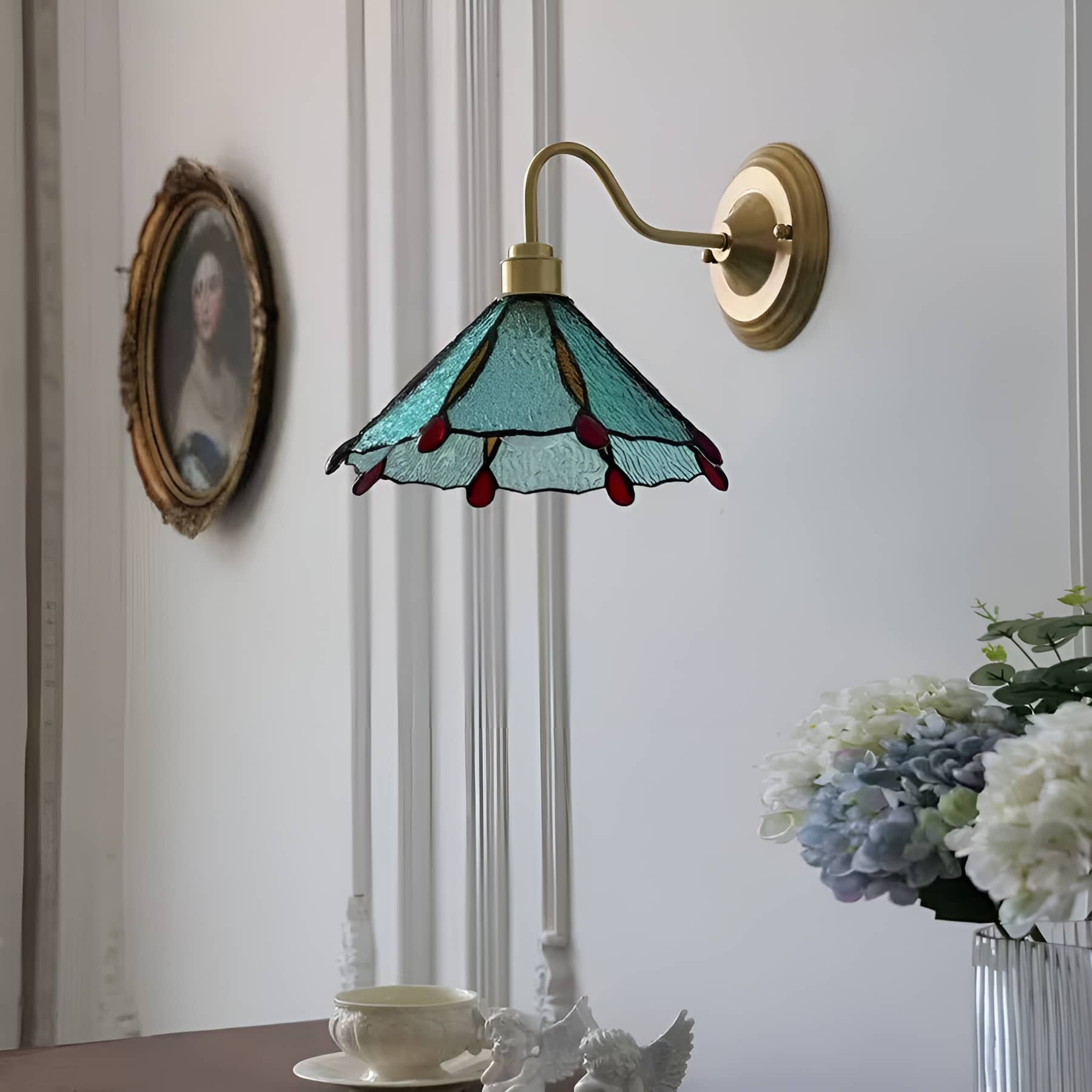 Kleurrijke traanvormige rand Tiffany wandlamp