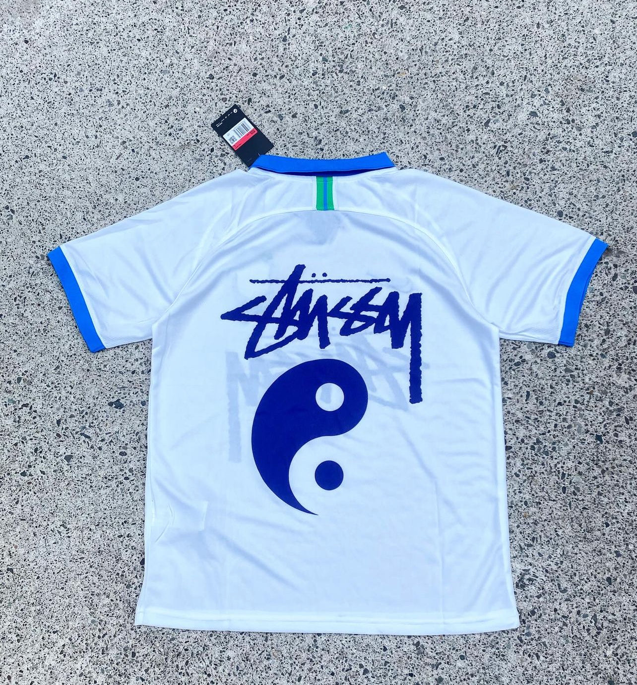 Maillot Stussy blanc et bleu Brésil 2019 - Édition limitée