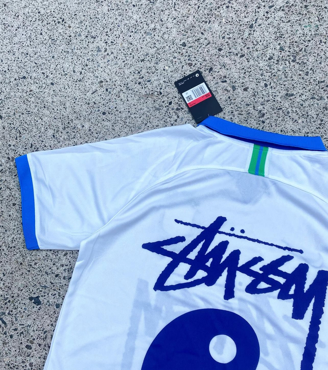 Maillot Stussy blanc et bleu Brésil 2019 - Édition limitée
