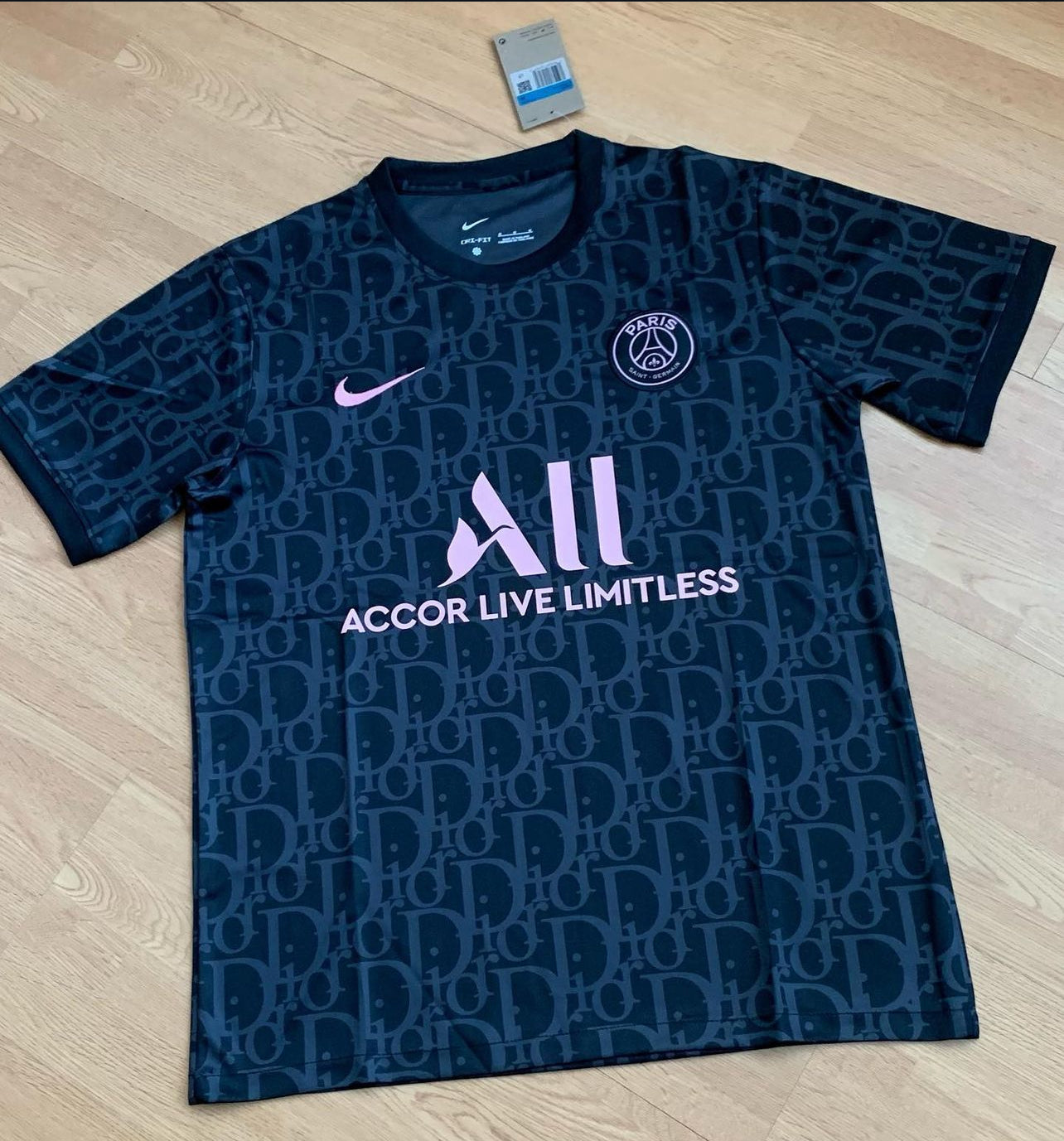 2024/25 PSG Dior Set (Jersey + Shorts)