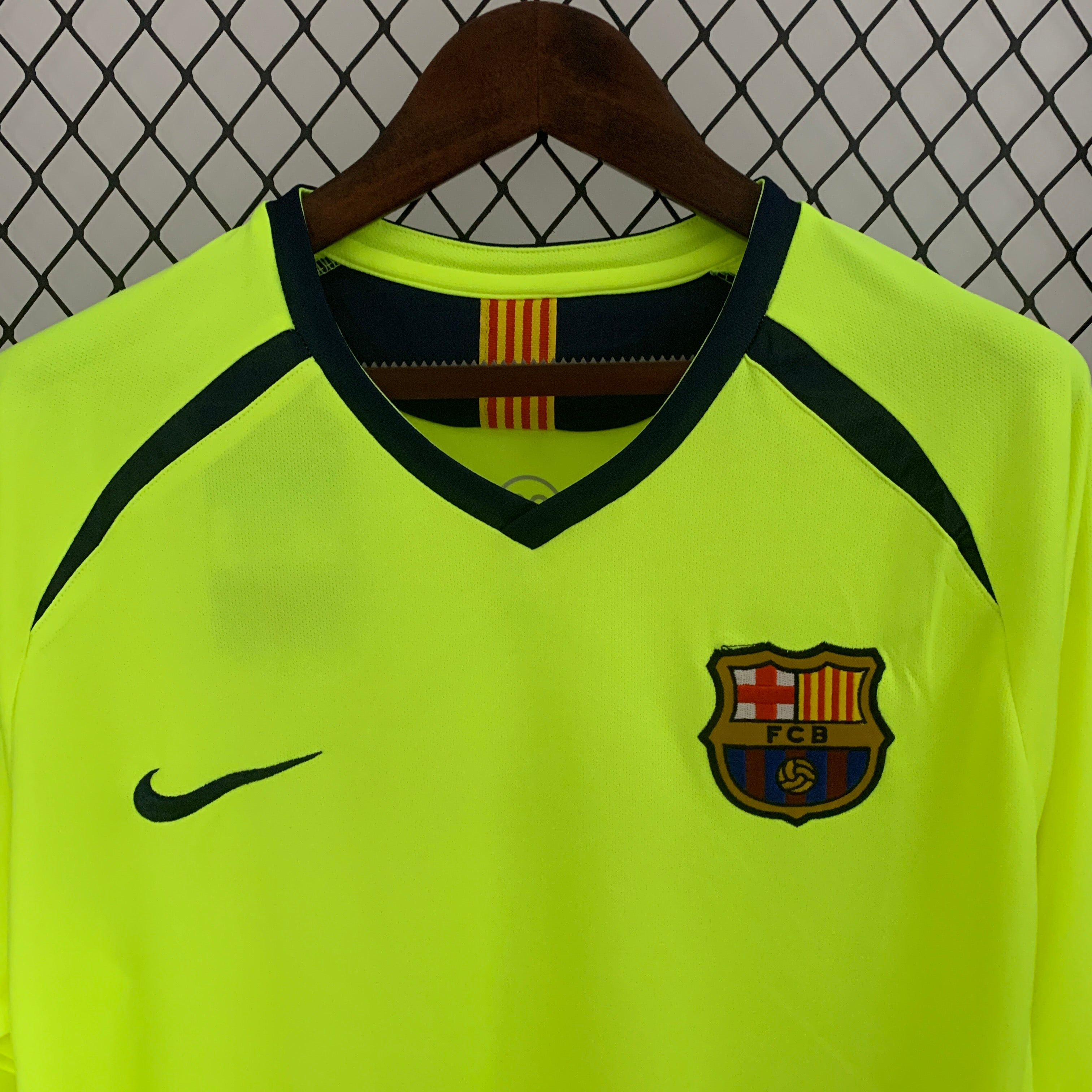 2005/2006 Barcelona Away Long Sleeve Jersey