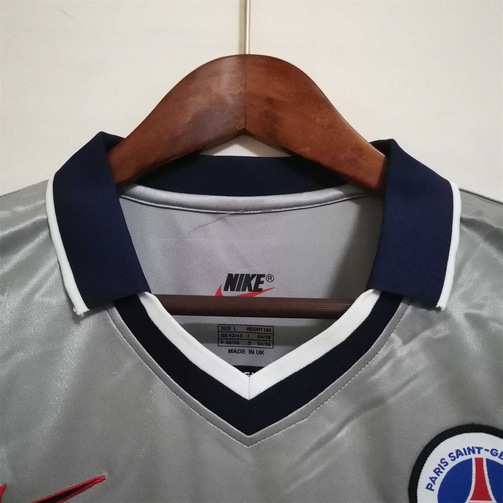 Camiseta retro de visitante del PSG Paris Saint Germain 2000