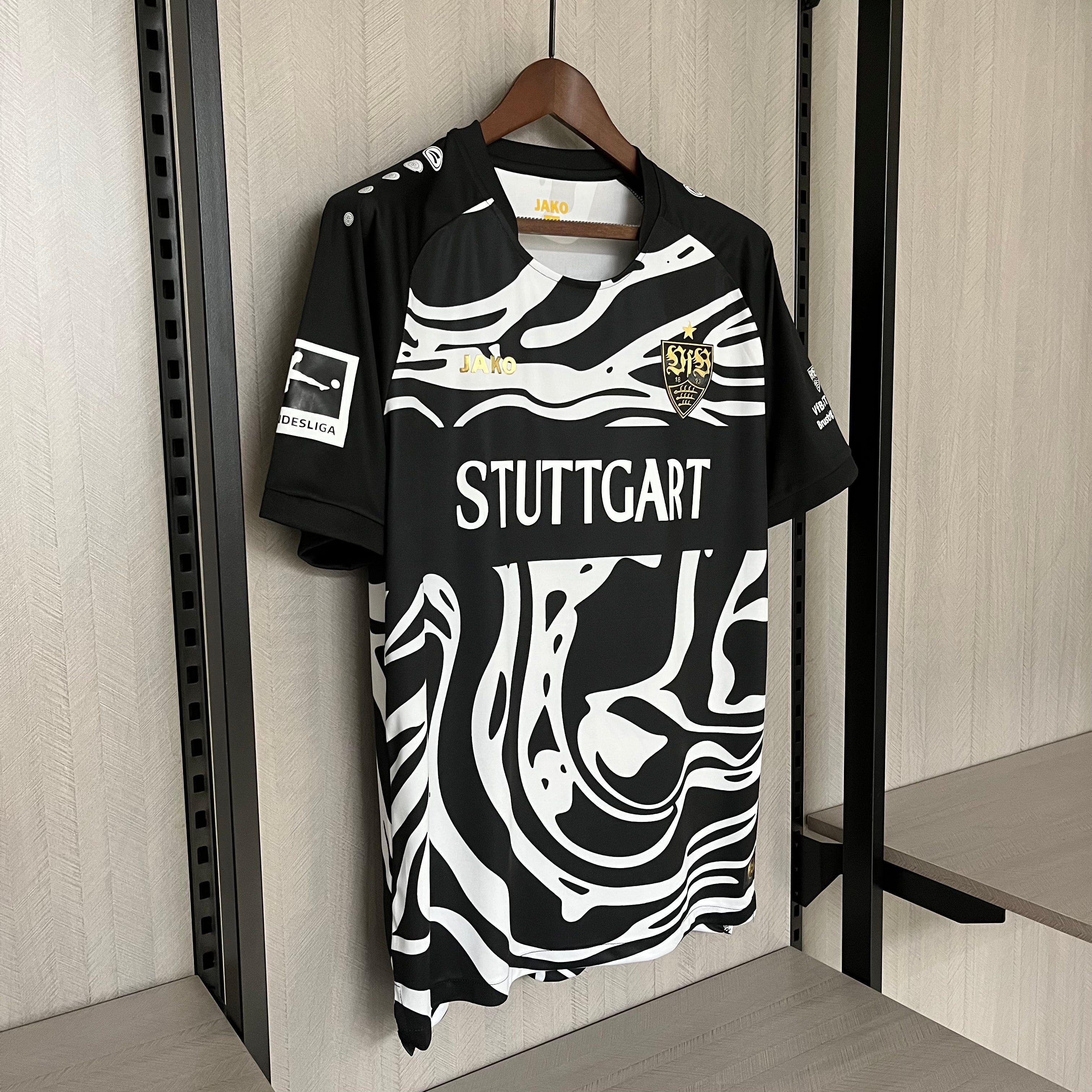 Maillot noir édition spéciale Stuttgart 2023-2024
