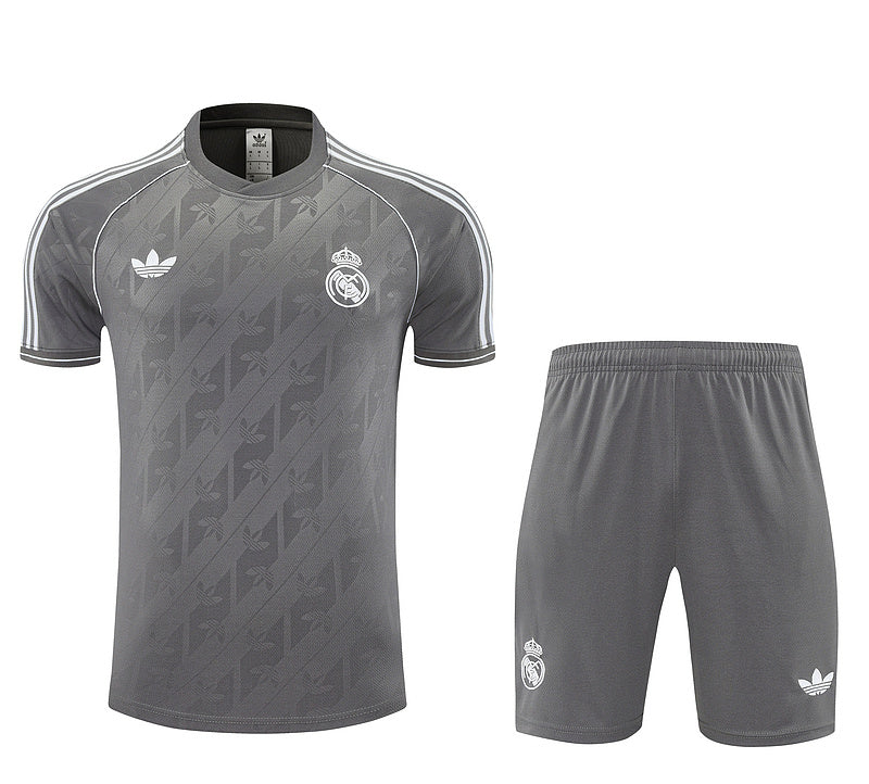 Conjunto de entrenamiento del Real Madrid 25/26