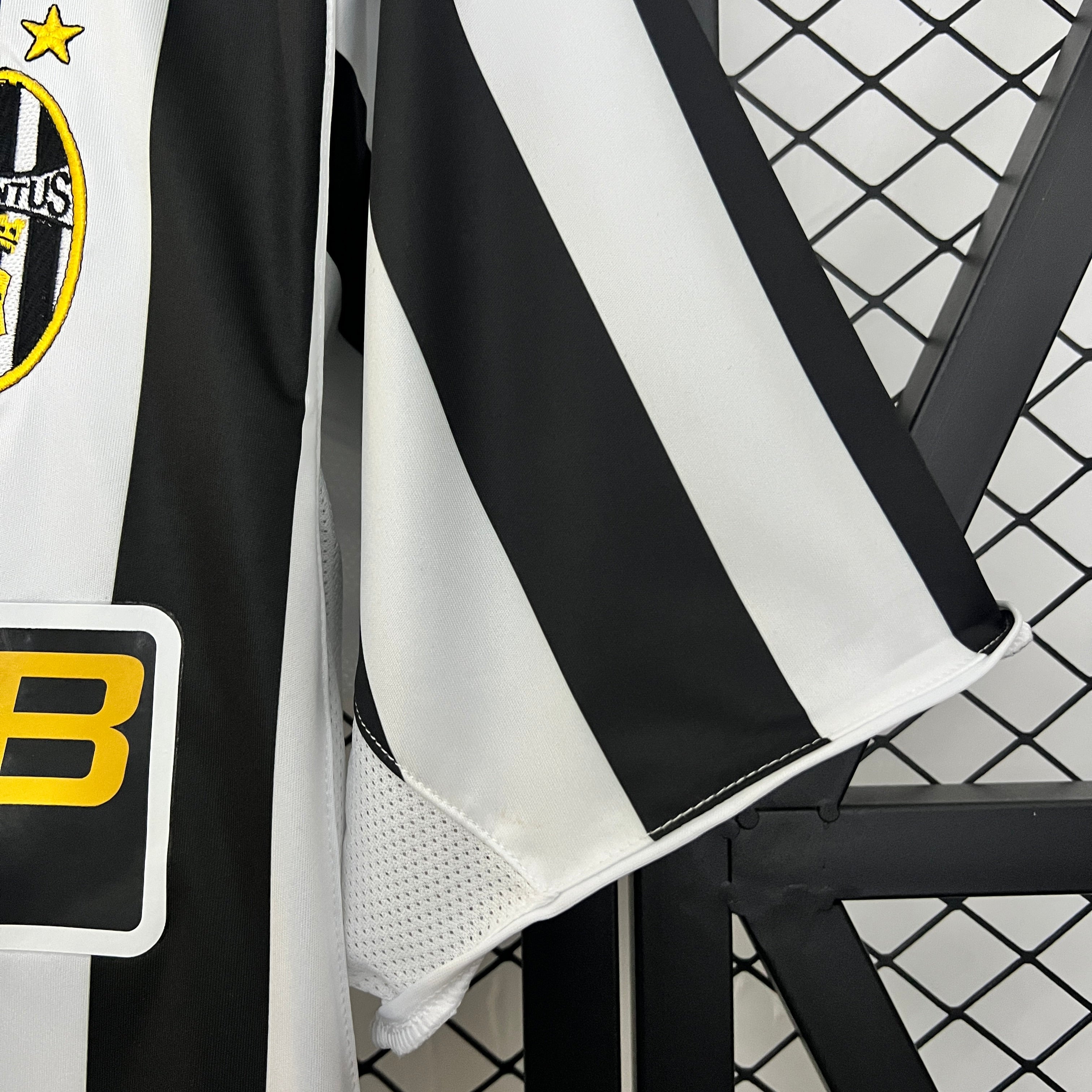 2003/2004 Juventus Home Jersey