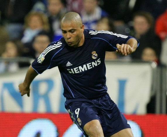 2005-2006 Real Madrid Away Blue Retro Shirt