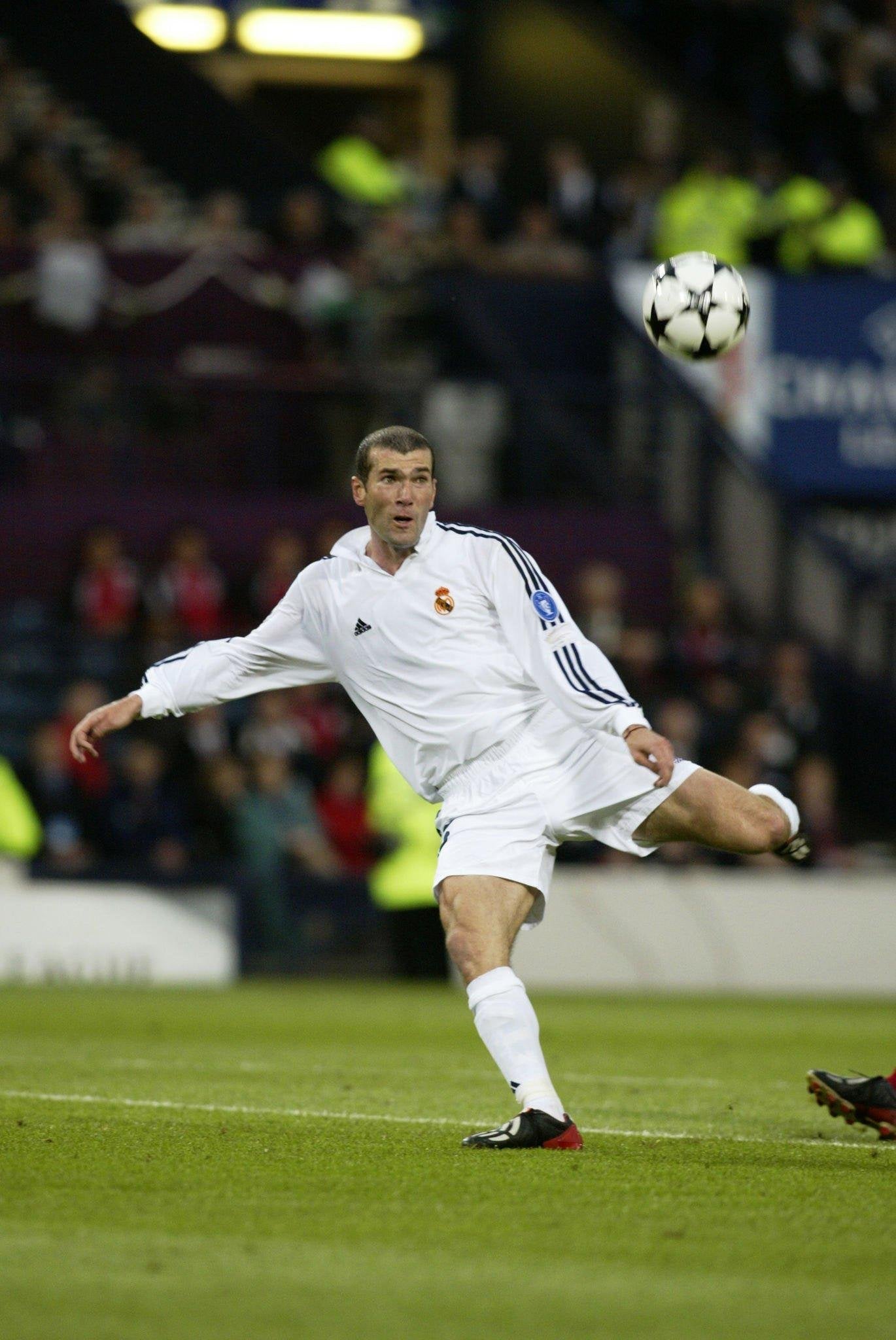 2000-2001 Real Madrid Long Sleeve Home Retro Shirt