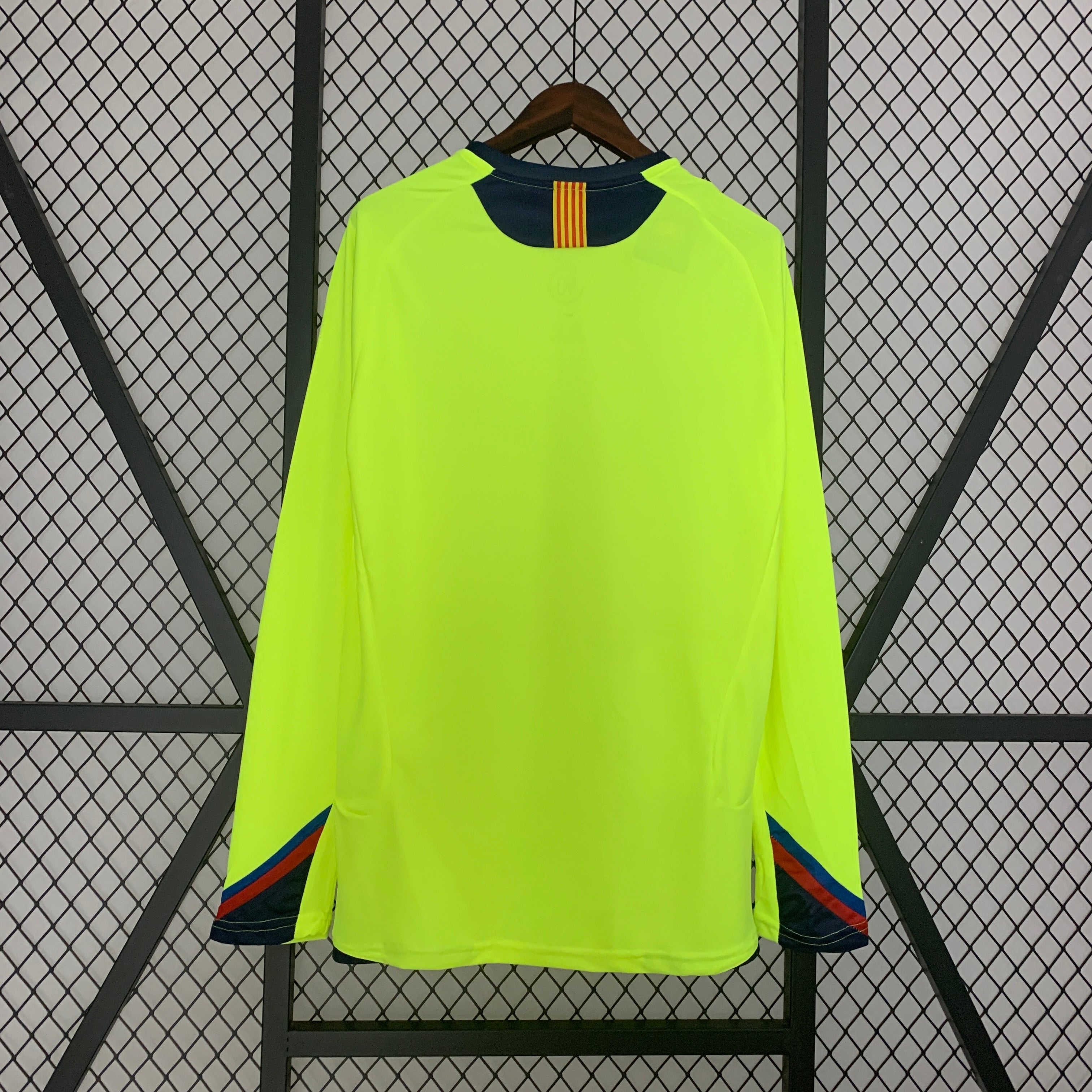 2005/2006 Barcelona Away Long Sleeve Jersey