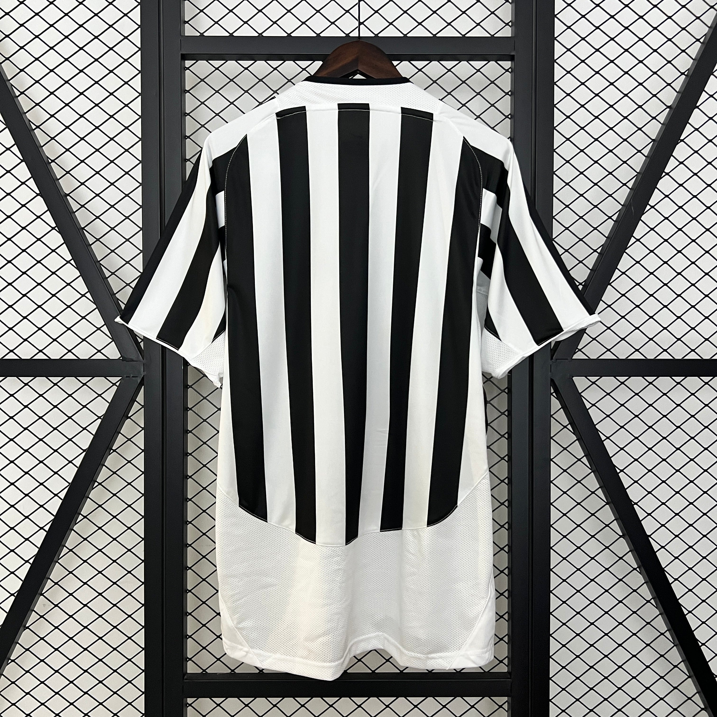 2003/2004 Juventus Home Jersey