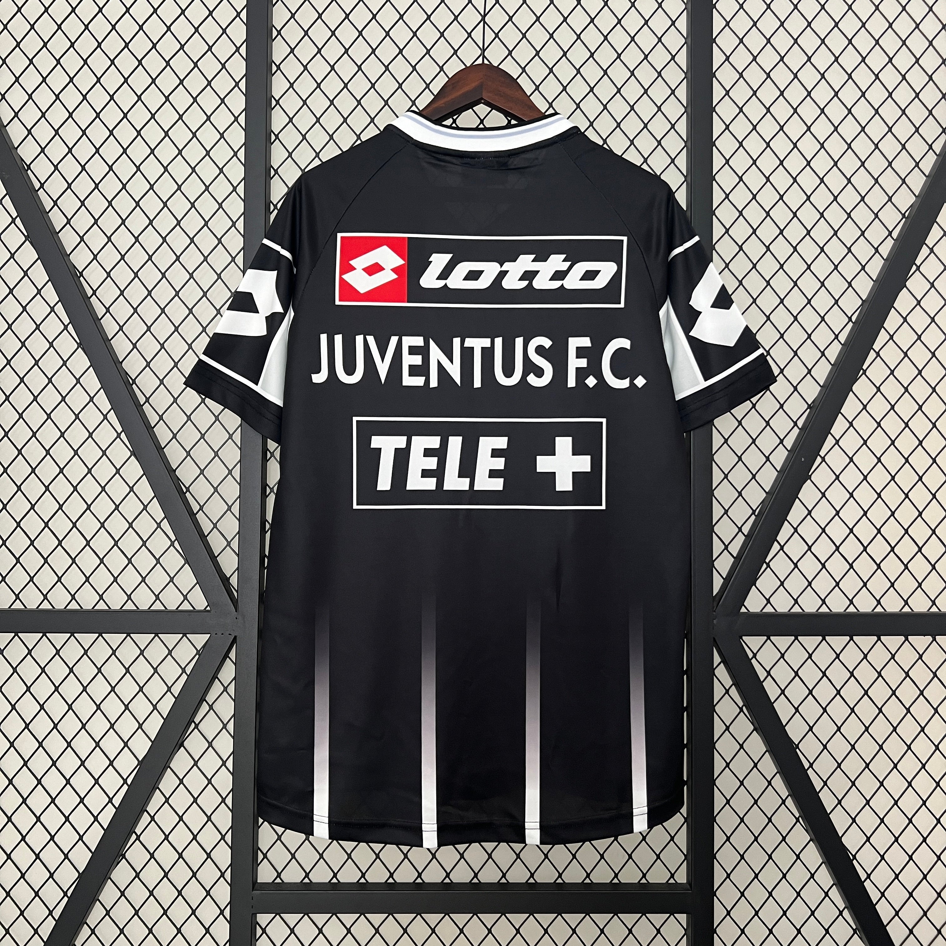 1998/1999 Juventus Third Jersey