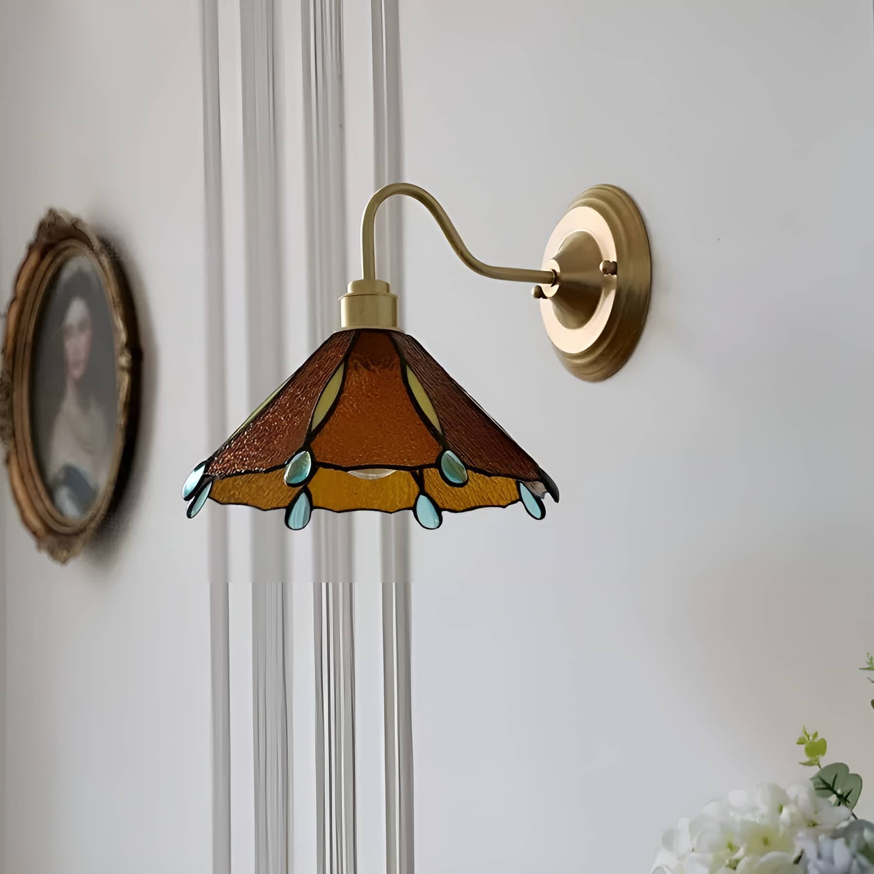 Colorful Teardrop Edge Tiffany Wall Sconce