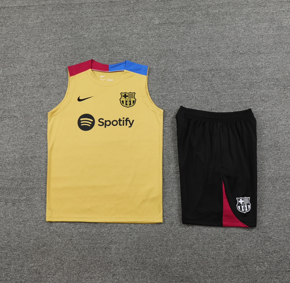 24/25 FC Barcelona Training Set - Golden