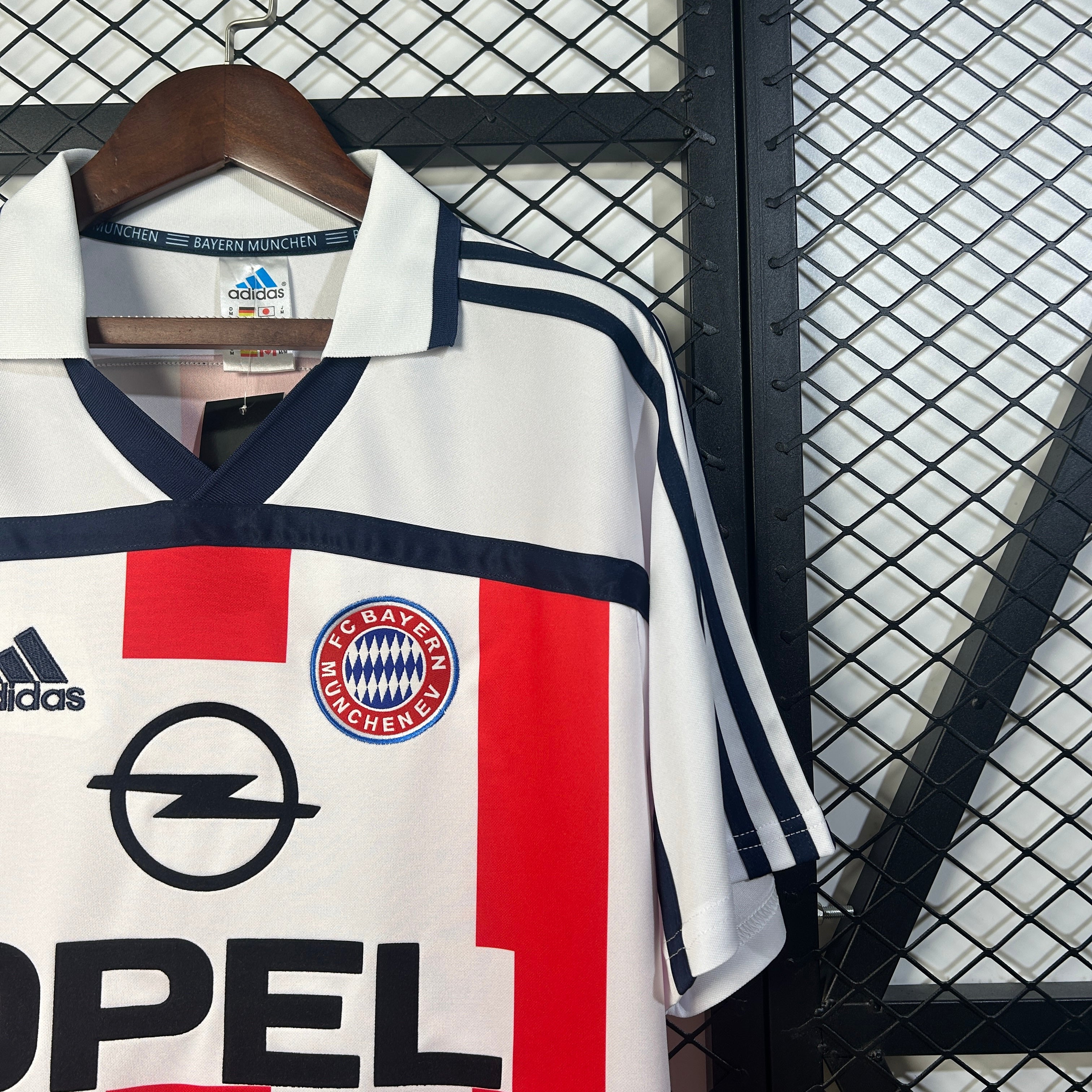2000/2001 Bayern Munich Away Jersey
