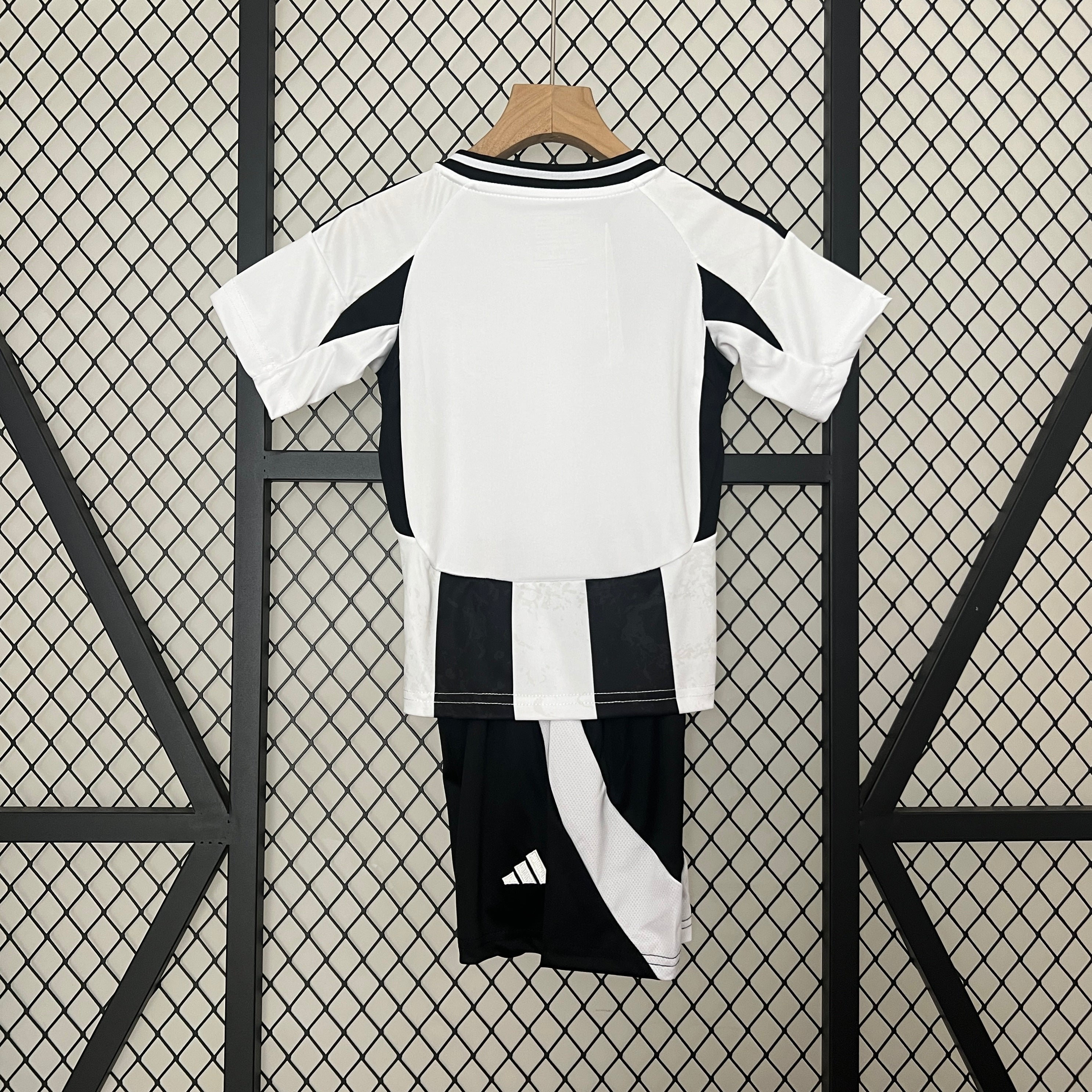 24/25 Juventus Kids Jersey - Home